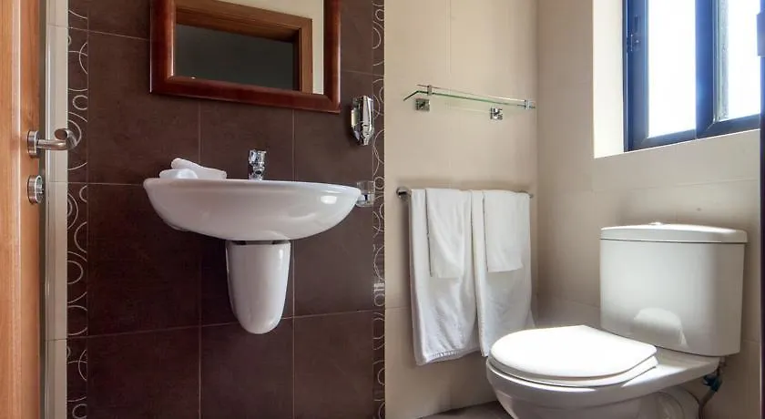 Port View Guesthouse Marsaxlokk 3*,  Malta